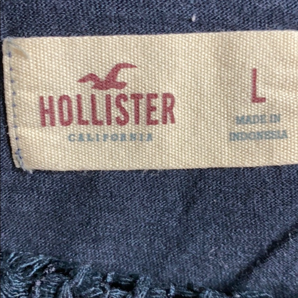 Hollister navy crocheted crop top size L - Picture 3 of 3